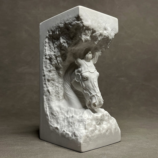 Modern Minimalist Horse-head Sculpture For Home Decor